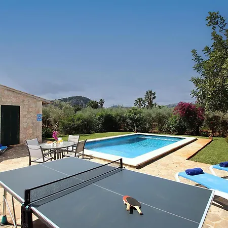 Oliveres Villa