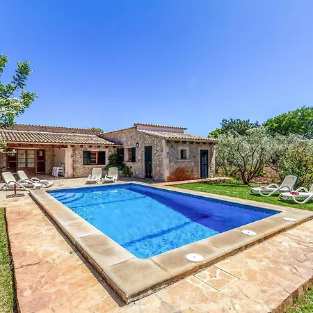 Oliveres Villa